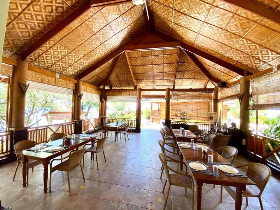 Magic Island Dive Resort Моалбоал Екстер'єр фото